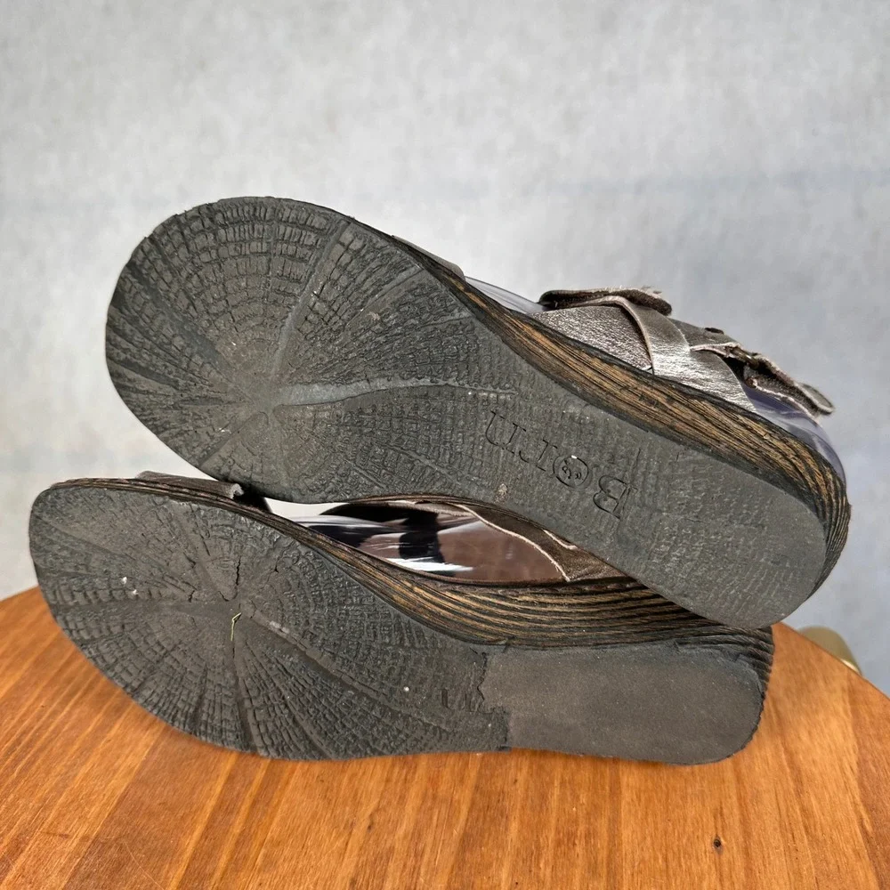 Born Wedge Sandals Womens 9 Pewter Metallic Leather Strappy Good SKU 802